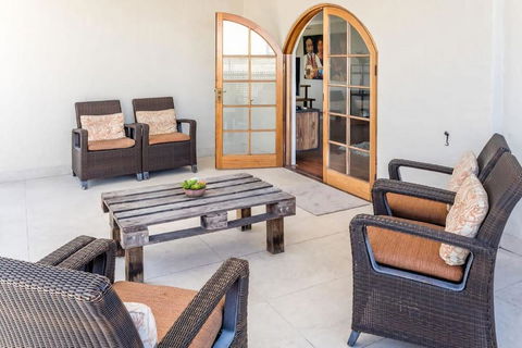 Inner City Pad Indooroopilly - Accommodation Mount Tamborine 3