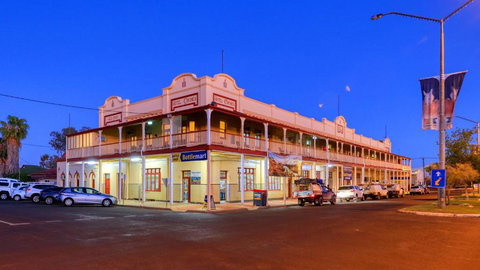 Hotel Corones - Accommodation Mount Tamborine 0