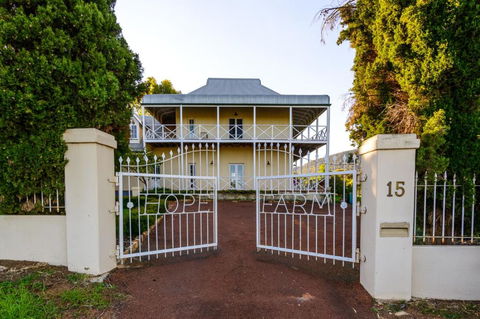Hope Farm Guesthouse - Accommodation Mount Tamborine 3