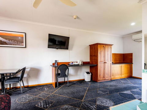 Hotel Renmark - Accommodation Mount Tamborine 2