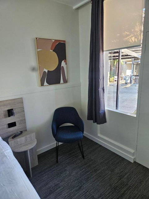 International Hotel Motel - Accommodation Mount Tamborine 3