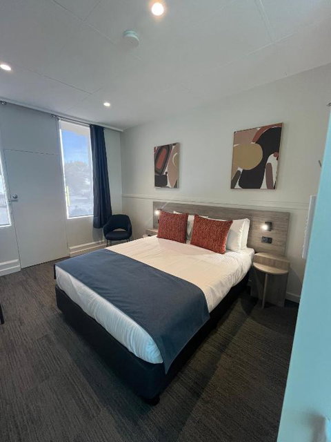 International Hotel Motel - Accommodation Mount Tamborine 0