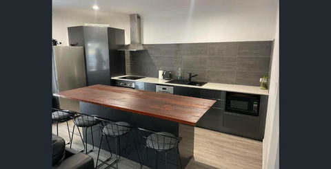 Island Haven Wood - Accommodation Mount Tamborine 3