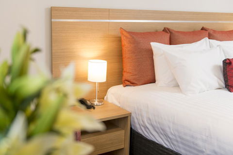 Adelaide Royal Coach - Accommodation Mount Tamborine 2