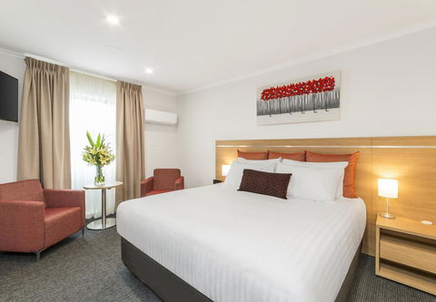 Adelaide Royal Coach - Accommodation Mount Tamborine 1