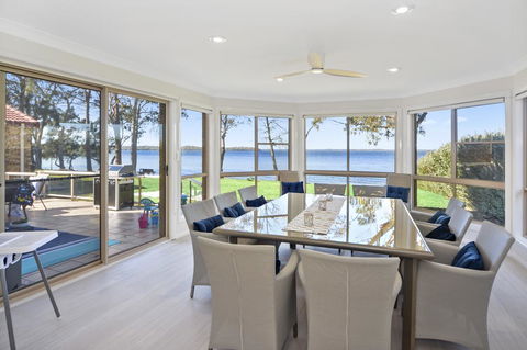 Adrift Retreat - St Georges Basin Waterfront Home - Accommodation Mount Tamborine 2