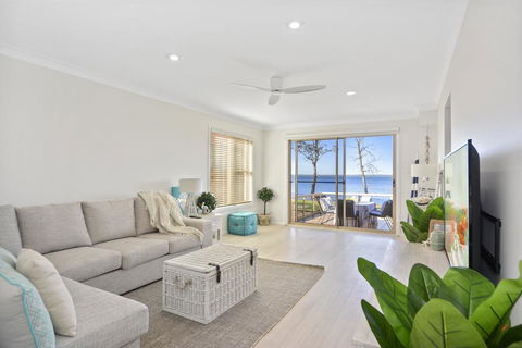 Adrift Retreat - St Georges Basin Waterfront Home - Accommodation Mount Tamborine 1