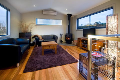 Alofi - Accommodation Mount Tamborine 3