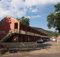 Alpine Hotel Bright - Accommodation Mount Tamborine