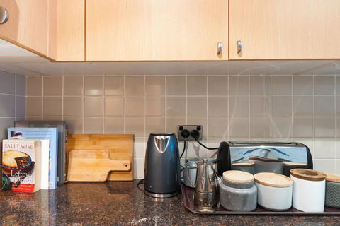 Amazing Studio With Pool In Central Sydney - Accommodation Mount Tamborine 3