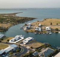Anchored - Access to the Gippsland Lakes - Accommodation Mount Tamborine
