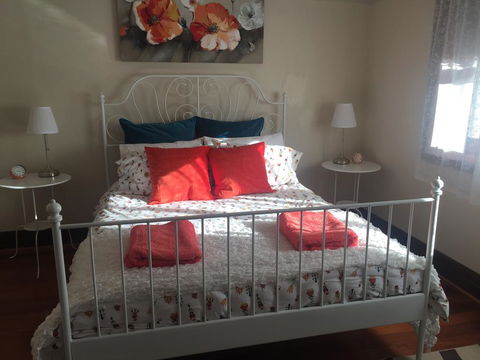 Art Deco Cottage - Accommodation Mount Tamborine 0