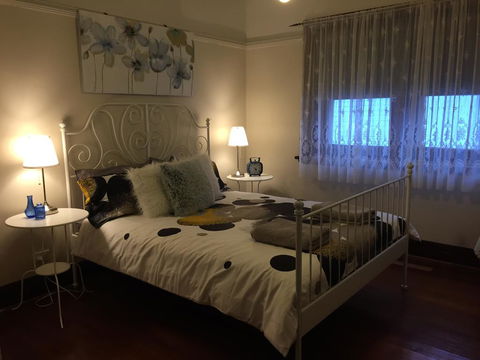 Art Deco Cottage - Accommodation Mount Tamborine 2