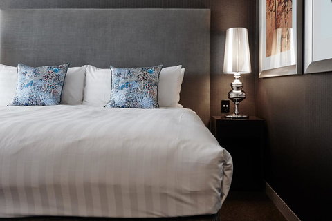 Art Series - The Olsen - Accommodation Mount Tamborine 1