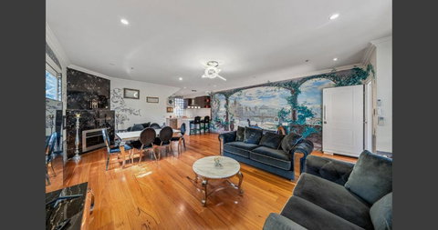 Luxury Beachfront Apartment In Sandringham - Accommodation Mount Tamborine 2