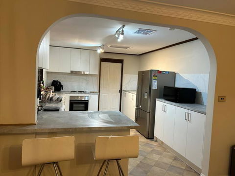 Luxury House 5 Bedrooms - Accommodation Mount Tamborine 1