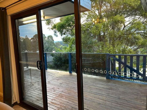 Luxury House 5 Bedrooms - Accommodation Mount Tamborine 2