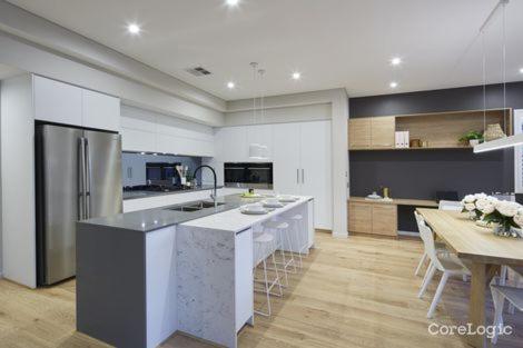 Luxury Bedrooms In A Resort Style Home - Accommodation Mount Tamborine 3
