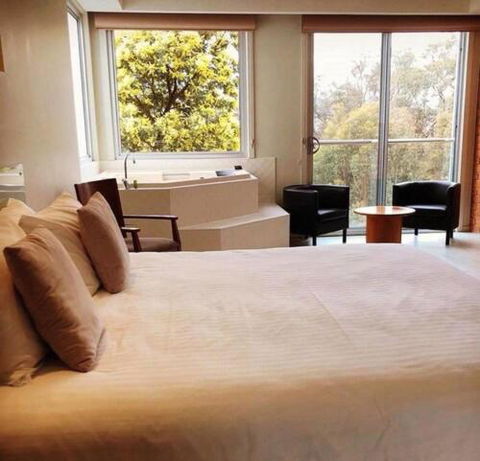 Macedon Ranges Hotel & Spa - Accommodation Mount Tamborine 2