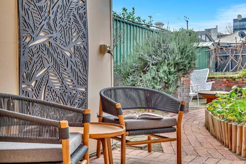 Main Street Terrace - An Elegant Urban Escape - Accommodation Mount Tamborine 1
