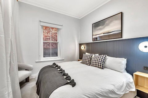 Main Street Terrace - An Elegant Urban Escape - Accommodation Mount Tamborine 3