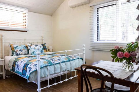 Maldon Cosy Garden Cottage - Charming One Room Studio - Accommodation Mount Tamborine 0