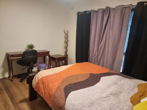 Master Bedroom In Shared House - Accommodation Mount Tamborine 3