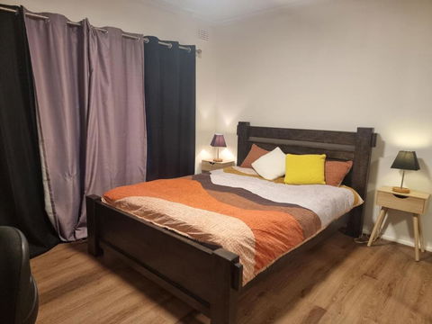Master Bedroom In Shared House - Accommodation Mount Tamborine 1