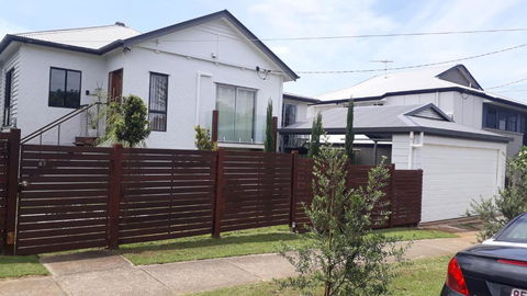 Maple Villa - The Beach House By The Bay - Accommodation Mount Tamborine 2