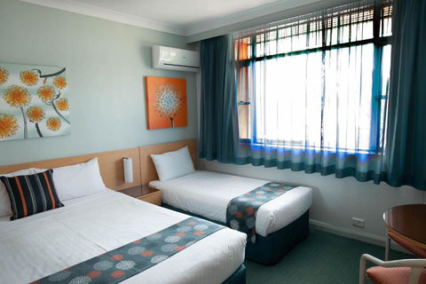 Markets Hotel - Accommodation Mount Tamborine 1