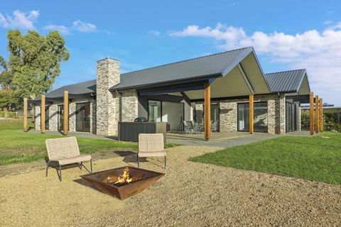 Mayple Peaks - Accommodation Mount Tamborine 0