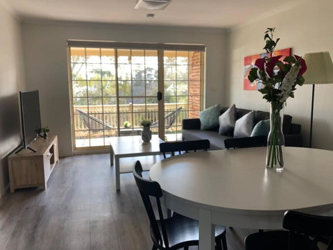 Modern 2BR Apartment With Parking - Accommodation Mount Tamborine 0