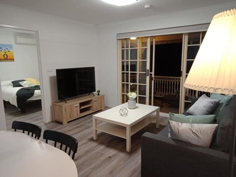 Modern 2BR Apartment With Parking - Accommodation Mount Tamborine 1