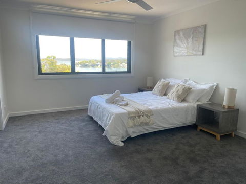 Mirrabooka Magic - Luxury By The Lake - Accommodation Mount Tamborine 2