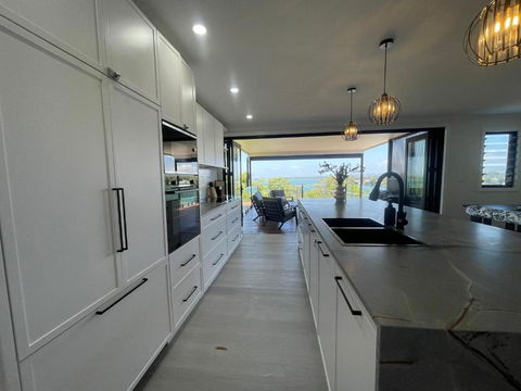 Mirrabooka Magic - Luxury By The Lake - Accommodation Mount Tamborine 1