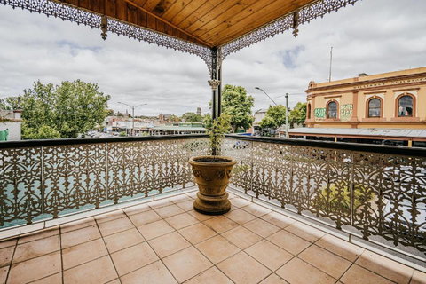 Mister Rice - Accommodation Mount Tamborine 1