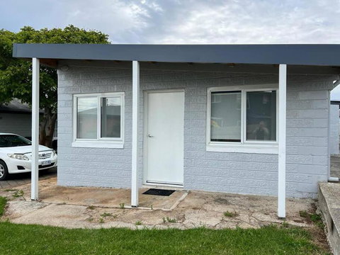 Modern 1 Bedroom Studio Free Parking Close To CBD - Accommodation Mount Tamborine 3