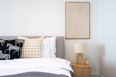 Modern 2B Apt In Clayton South - Accommodation Mount Tamborine 0