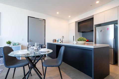Modern 2B Apt In Clayton South - Accommodation Mount Tamborine 3