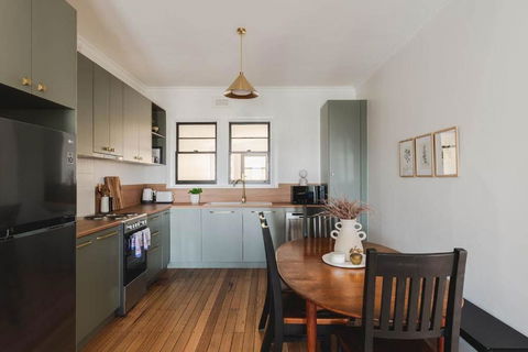 Modern 3-Bed Coastal Escape - Accommodation Mount Tamborine 0