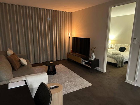 Modern Griffith Apartment - Accommodation Mount Tamborine 3