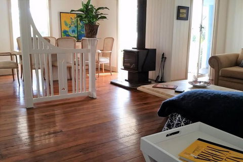 Modern Heritage Home - Accommodation Mount Tamborine 1