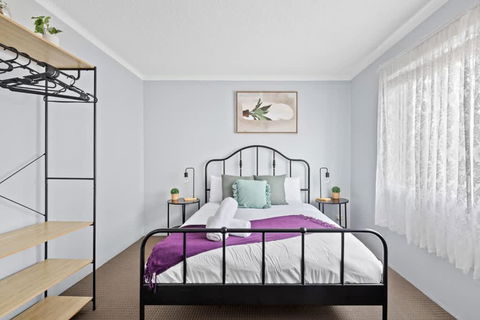 Modern Private Double Room - Central Spot At Liverpool - Shared Bathroom - Accommodation Mount Tamborine 0