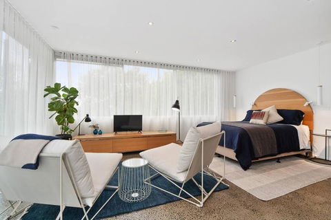 Modern Studio With Sweeping Views - Accommodation Mount Tamborine 2