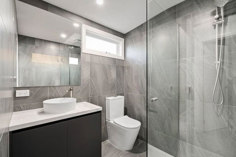 Modern Stylish Home - Walk To Beach - Accommodation Mount Tamborine 2