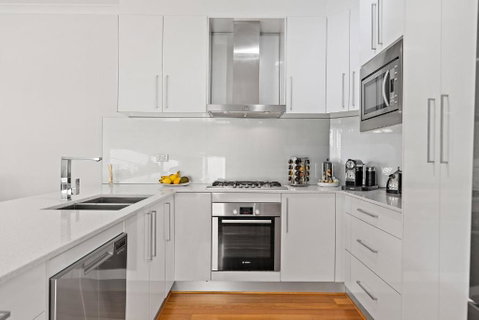 Modern Scarborough Townhouse - Accommodation Mount Tamborine 2