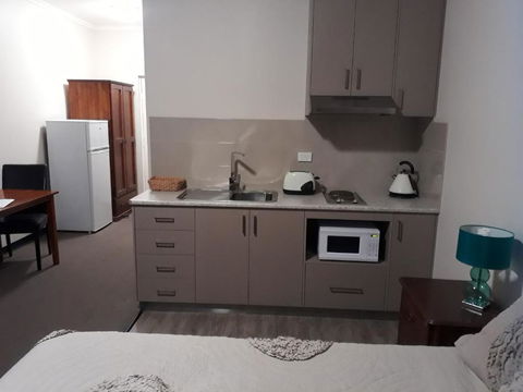 Moe Motor Inn - Contactless 24 Hour Checkinn Available - Accommodation Mount Tamborine 3