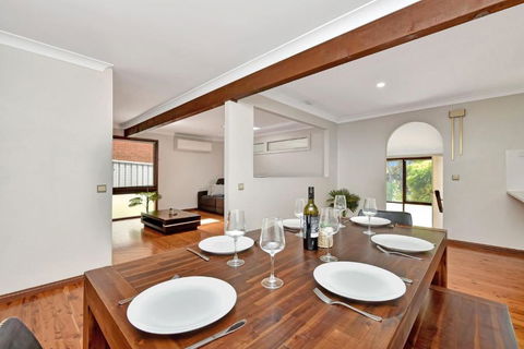 NEW PropertyBreezy Bayside Haven At Brightwaters - Accommodation Mount Tamborine 1