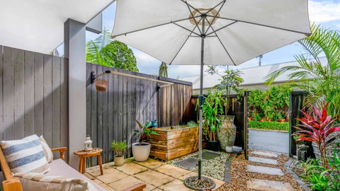 Mullum Haven 3 - Central & Stylish Townhouse - Accommodation Mount Tamborine 2