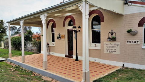 Must Love Dogs B&B & Self Contained Cottage - Accommodation Mount Tamborine 0